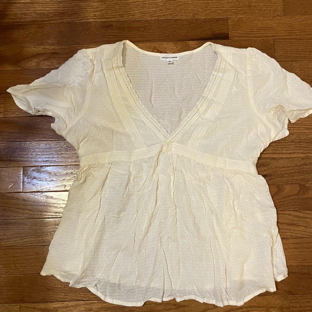 Love on a hanger whimsy cream top, short sleeve, women’s medium. L